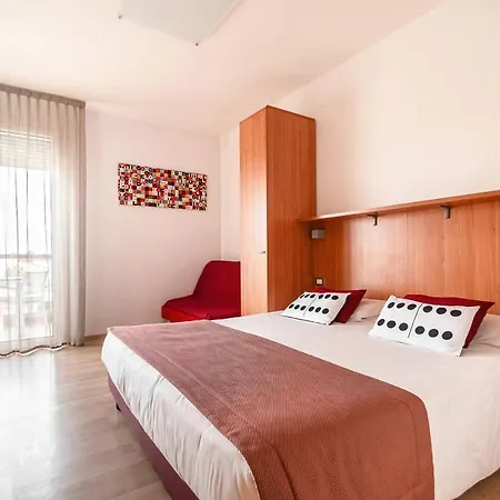 Domino & Hotel 3*