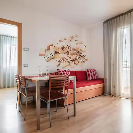 Domino & Hotel 3*