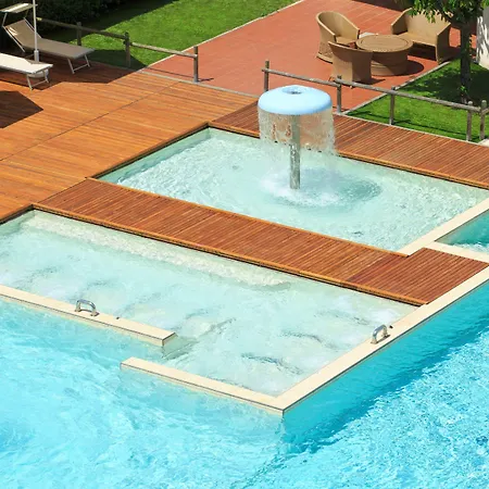 Domino & Szálloda 3*