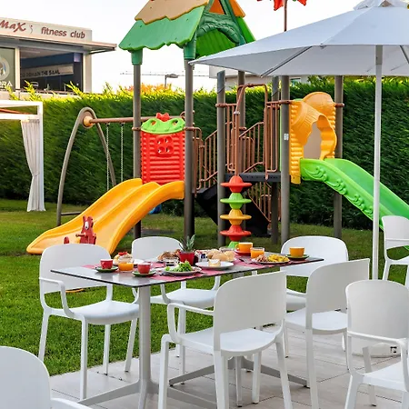 Hotel Domino & 3*
